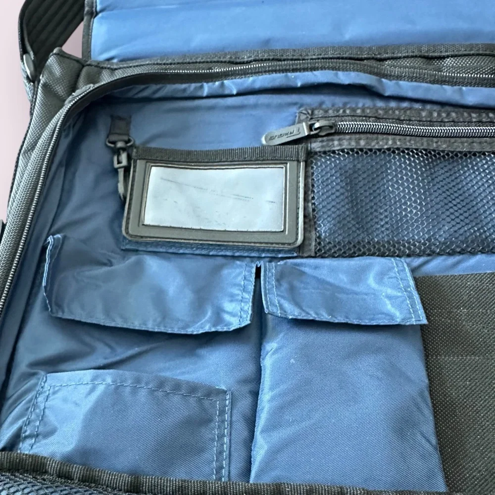 Targus Black and Blue Men's Messenger Bag